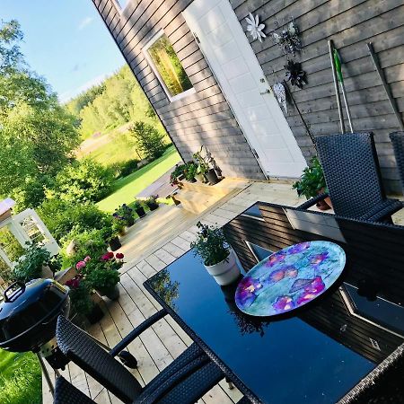 15 Min Fran Ullared! Ny Stuga Med Hoeg Standard! Älvsered Buitenkant foto