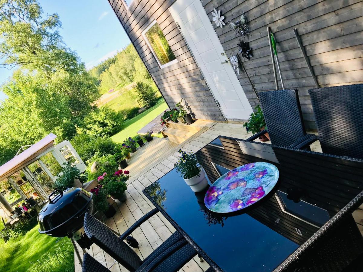 15 Min Fran Ullared! Ny Stuga Med Hoeg Standard! Älvsered Buitenkant foto